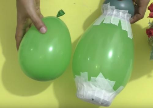 Ваза из пластиковой бутылки и воздушного шарика.. Вот такие прекрасные вазы можно сделать своими руками