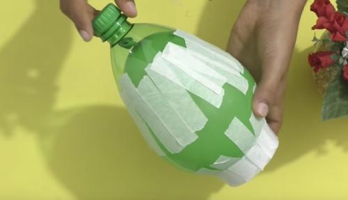 Ваза из пластиковой бутылки и воздушного шарика.. Вот такие прекрасные вазы можно сделать своими руками