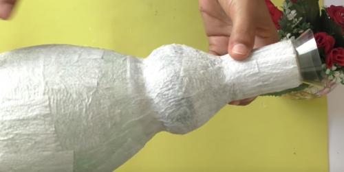 Ваза из пластиковой бутылки и воздушного шарика.. Вот такие прекрасные вазы можно сделать своими руками