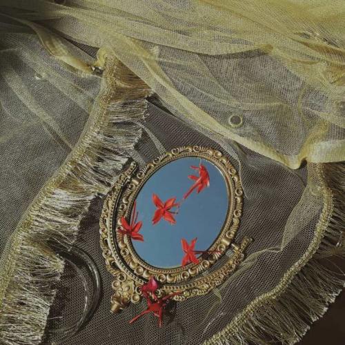 Зеркало на кухне по Фен шуй. Где нельзя вешать зеркало в квартире: правила Фен шуй по правильному расположению