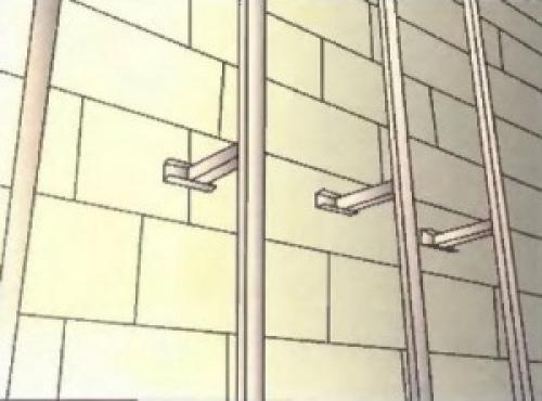 Сейчас я расскажу, как обшить кирпичный дом сайдингом своими руками 10