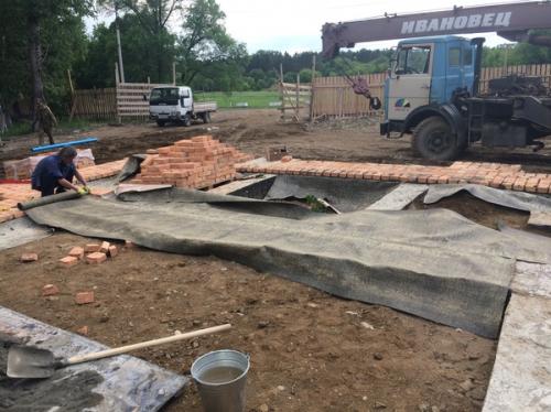 Как правильно подготовить фасад дома перед началом работы с кирпичом. С чего начинается любая облицовочная кладка.