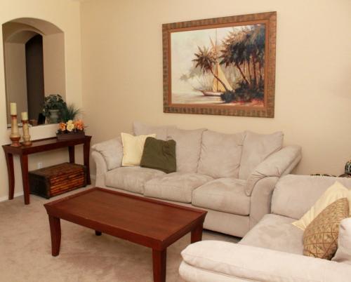 Гостиная в бежевых тонах. Сочетание бежевого в интерьере гостиной