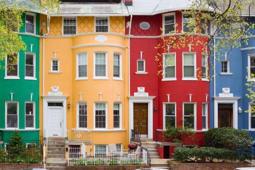 Красивые цвета фасадов домов. 20 ярких домов со всего мира: фото, которые заставят задуматься о покраске фасада