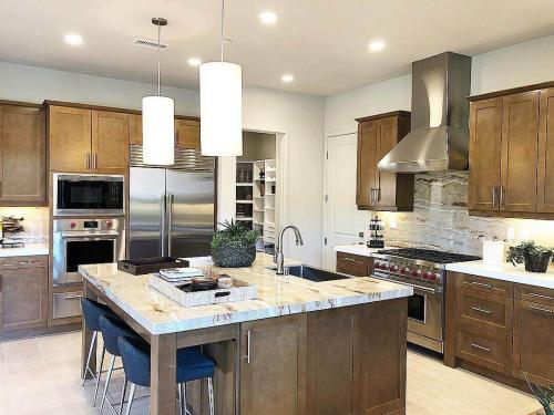 Какой цвет сочетается с коричневым в интерьере. Коричневый цвет в интерьере: где и как? 14