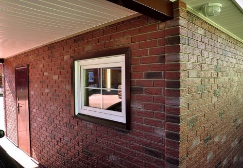 Создание эффекта кирпичной кладки с помощью фасадных панелей 01