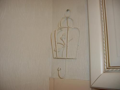 Бежевая кухня. Обои для бежевой кухни