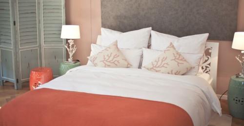 С чем сочетается персиковый цвет в интерьере. Персиковый цвет в интерьере: тепло и уют в доме