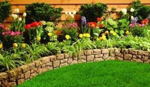 Какие ограждения для клумбы из простых материалов наиболее привлекательны. Заборчик для клумбы своими руками: обзор простых и интересных решений