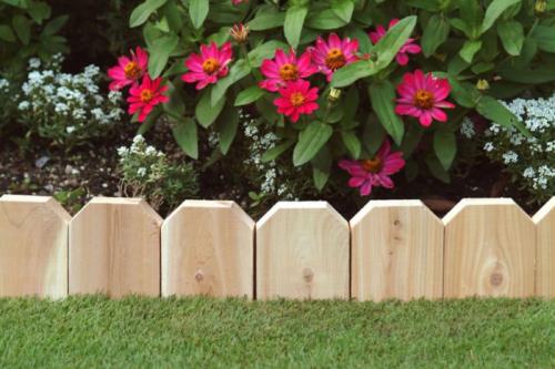 Какие ограждения для клумбы из простых материалов наиболее привлекательны. Заборчик для клумбы своими руками: обзор простых и интересных решений