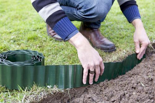 Какие ограждения для клумбы из простых материалов являются наиболее эффективными. Оригинальный заборчик для клумбы, цветника
