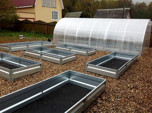 Какие ограждения для клумбы из простых материалов являются наиболее эффективными. Оригинальный заборчик для клумбы, цветника