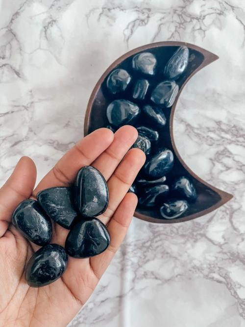 Как галька может влиять на атмосферу в помещении. Какие камни и куда нужно поставить в квартире, чтобы жизнь стала лучше