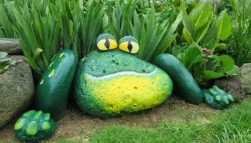 Как украсить сад своими руками. Поделки для сада своими руками (фото)