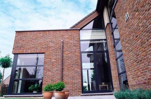 Облицовка дома из силикатного кирпича. Ограничения в облицовке кирпичом