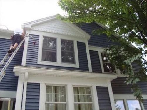 Чем дешево обшить дом снаружи. Виниловый сайдинг 06