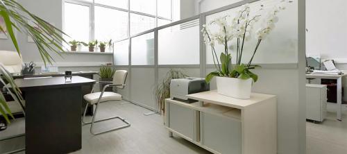 Купить мобильные перегородки для зонирования в Москве. Мобильные перегородки и экраны цена за 1 м2 10