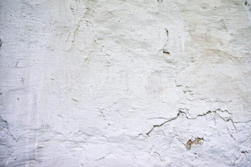 Можно ли штукатурить по невысохшей штукатурке. Чем грозит отделка стен с непросохшей штукатуркой