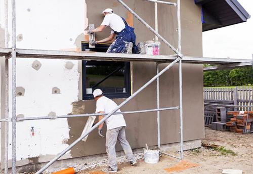 Какие материалы наиболее популярны для отделки фасада деревянного дома