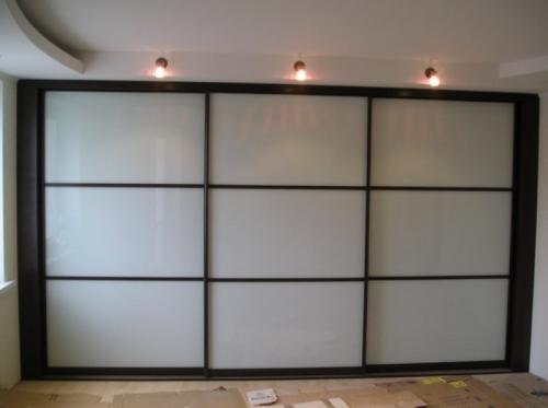 Какие двери для шкафа-купе лучше. Материалы изготовления