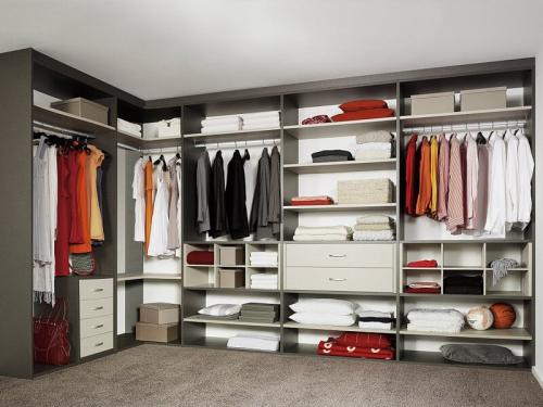 Внутреннее наполнение шкафа-купе в прихожей. Какие особенности во внутреннем наполнении шкафа в прихожей? 25