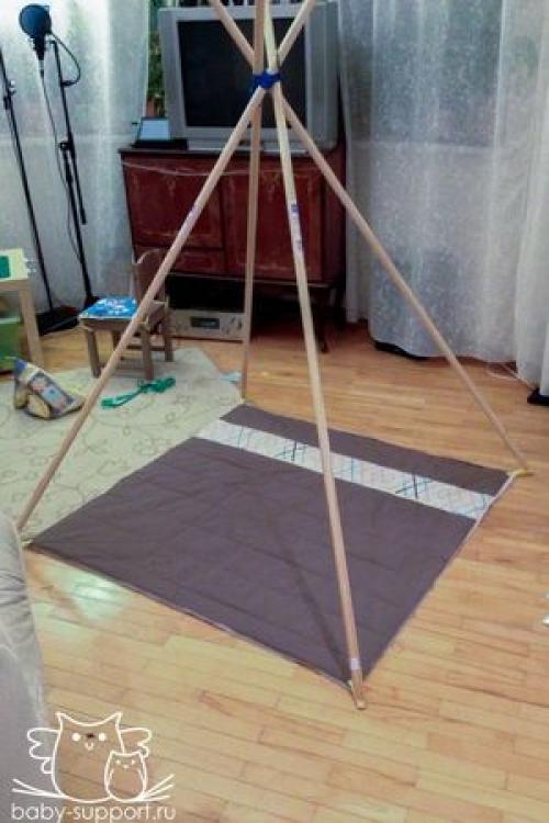 Как сделать шалаш из веток и досок. Обзор видов 04