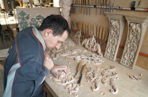 Какие виды дерева наиболее подходящие для прорезной резьбы