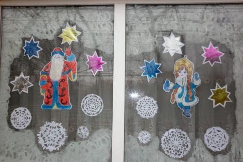 Украшения на окна своими руками — 125 фото красивых идей украшения и оформления окон и оконных рам