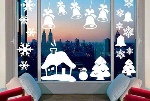 Как украсить окна на Новый год. Декор окон на Новый год: чем можно украсить