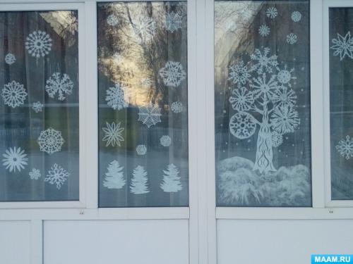 Как украсить окна на Новый год. Декор окон на Новый год: чем можно украсить 36