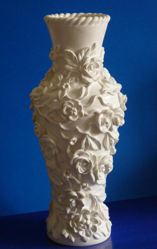 Как сделать вазу из пластиковой бутылки.. Из пластиковой бутылки 05