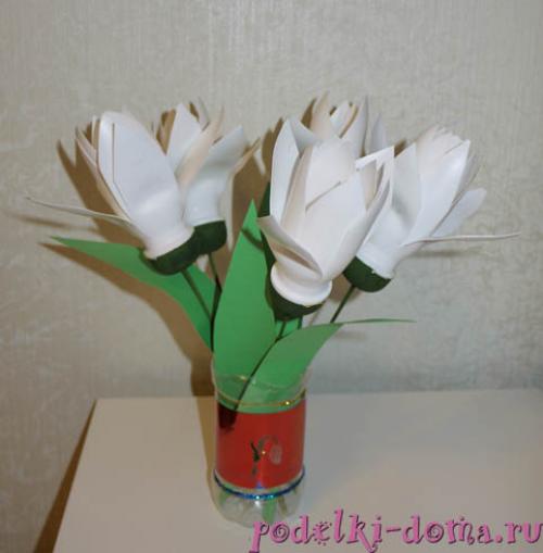 Как сделать вазу из пластиковой бутылки своими руками. Ваза с цветами из пластиковой бутылки 13