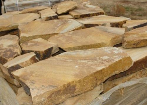 Камни для ландшафтного дизайна: советы по выбору, популярные виды и особенности применения 16