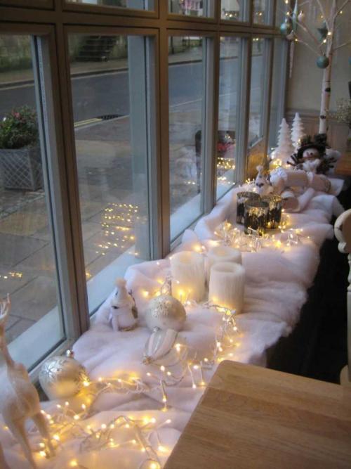 Как можно украсить подоконник своими руками. Декор подоконника: идеи декора подоконника с мастер-классами от дизайнеров. Идеи украшения подоконника + схемы техник создания декора (150 фото)