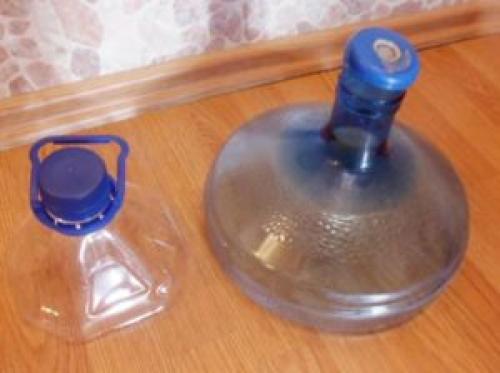 Большая ваза из пластиковой бутылки. Ваза из пластиковой бутылки и шпагата