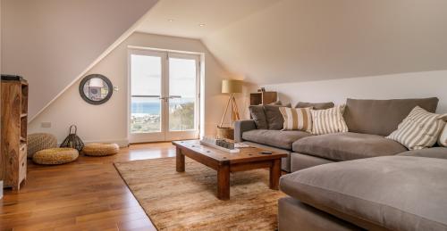 Выбор материала для внешней отделки кирпичного дома: плюсы и минусы 01 Выбор материала для внешней отделки кирпичного дома: плюсы и минусы 01