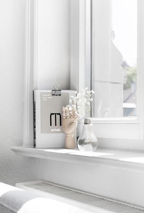 Как украсить подоконник с улицы. Декоративные праздничные композиции на подоконнике