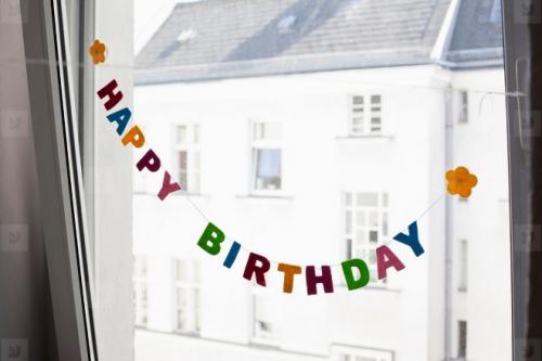 Как украсить подоконник с улицы. Декоративные праздничные композиции на подоконнике