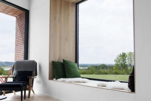 Декор подоконника в спальне. Размер подоконника