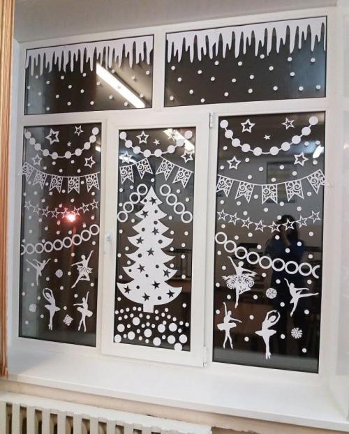 Украшения окон на новый год. Самые простые способы 06