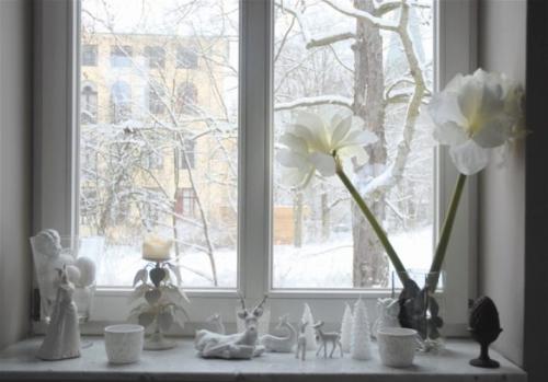 Чем украсить подоконник помимо горшков с цветами.. Декор подоконника комнатными растениями 11