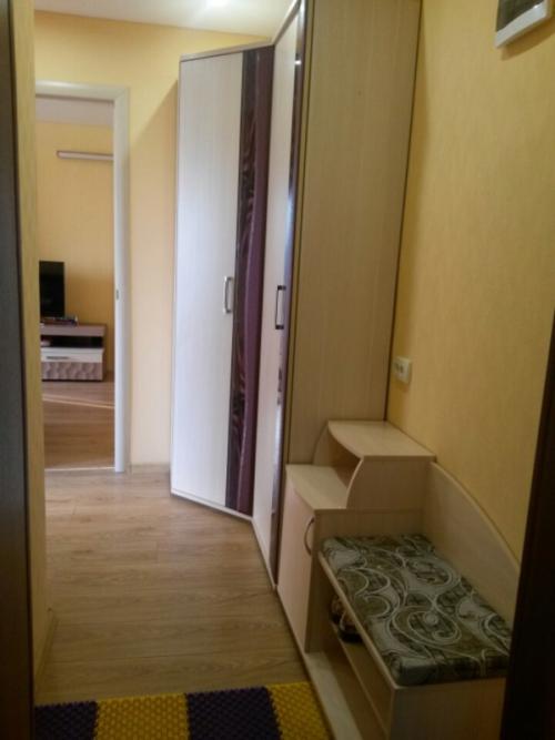 Распашные шкафы в прихожую. Целесообразность покупки 22