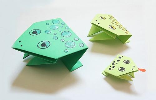 Поделки из белой бумаги. Прыгающая лягушка