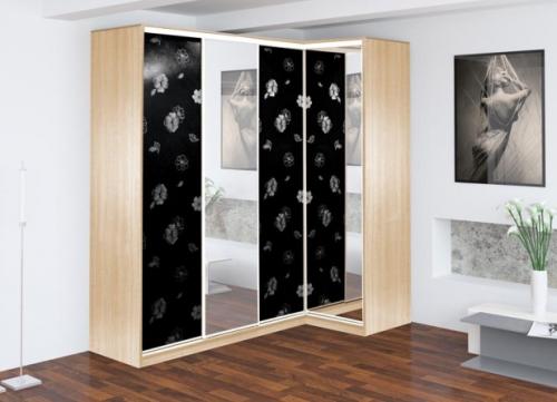 Угловой шкаф в прихожую с зеркалом. Способы оформления фасада