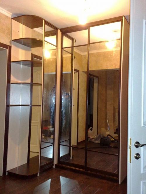 Угловой шкаф в прихожую узкий. Угловая прихожая — обзор лучших вариантов оформления прихожей стильным интерьером (85 фото)