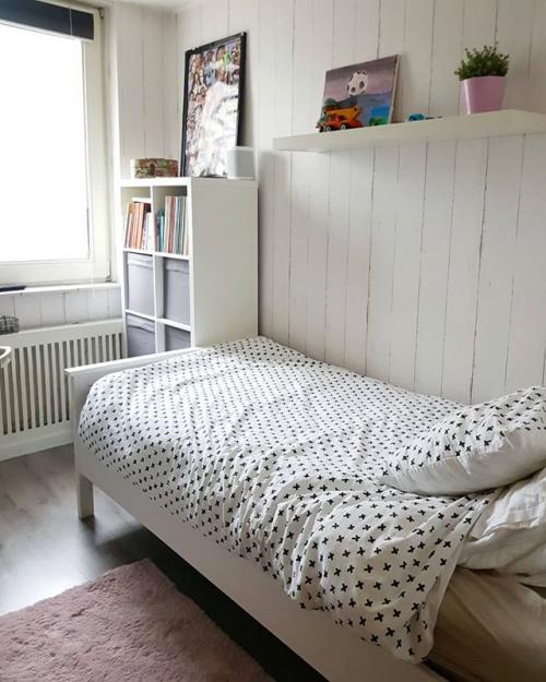 Спальня с белой мебелью икеа. Мебель и товары для спальни