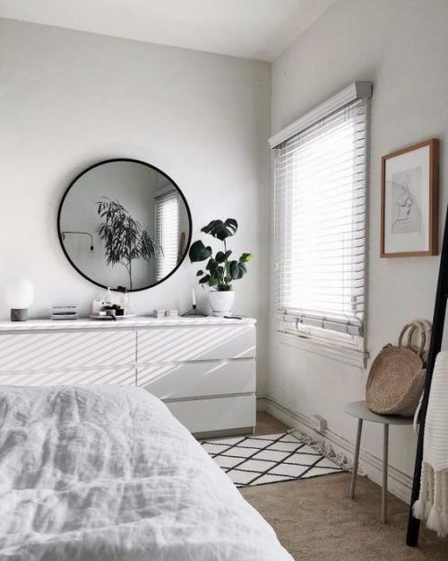 Спальня с белой мебелью икеа. Мебель и товары для спальни