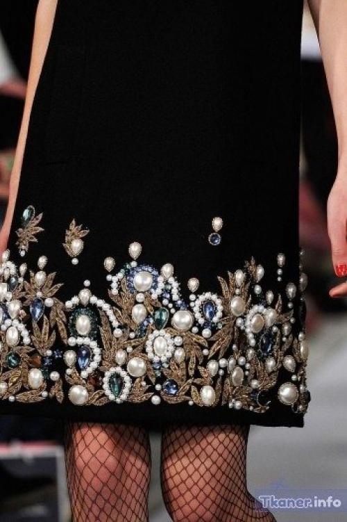 Своими руками, как украсить однотонное платье. Украшаем черное однотонное платье своими руками