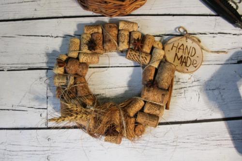 Поделки своими руками из всякой всячины. Поделки из всякой всячины — 100 фото красивых вещей из подручных материалов для украшения дома