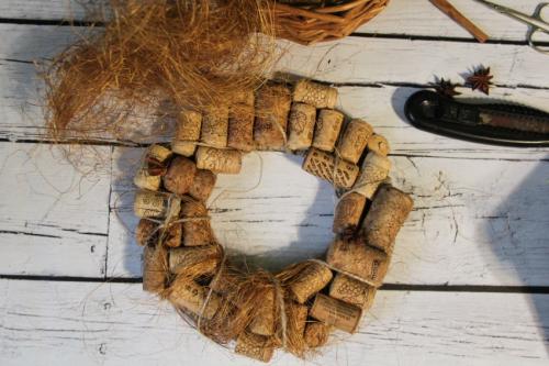 Поделки своими руками из всякой всячины. Поделки из всякой всячины — 100 фото красивых вещей из подручных материалов для украшения дома